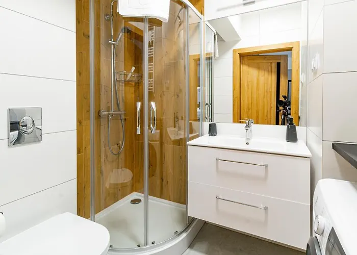 Slowackiego, Sun & Snow