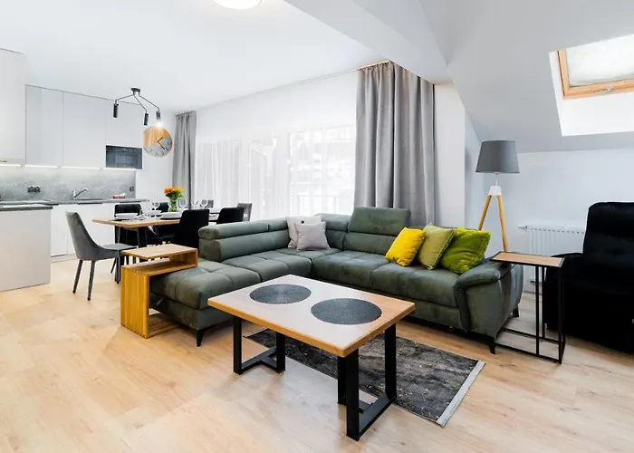 Slowackiego, Sun & Snow *