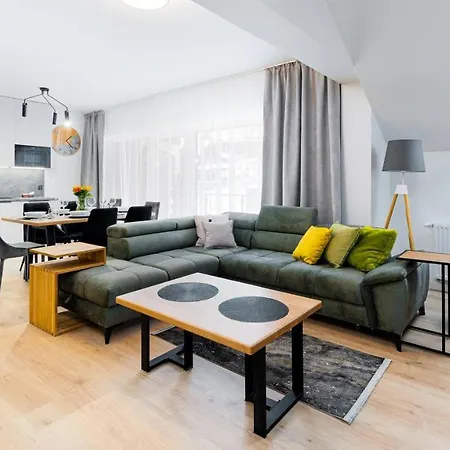 Slowackiego, Sun & Snow *