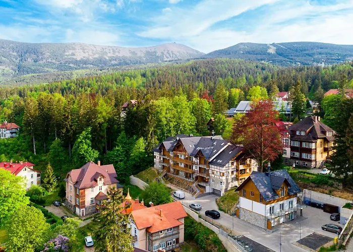 Slowackiego, Sun & Snow